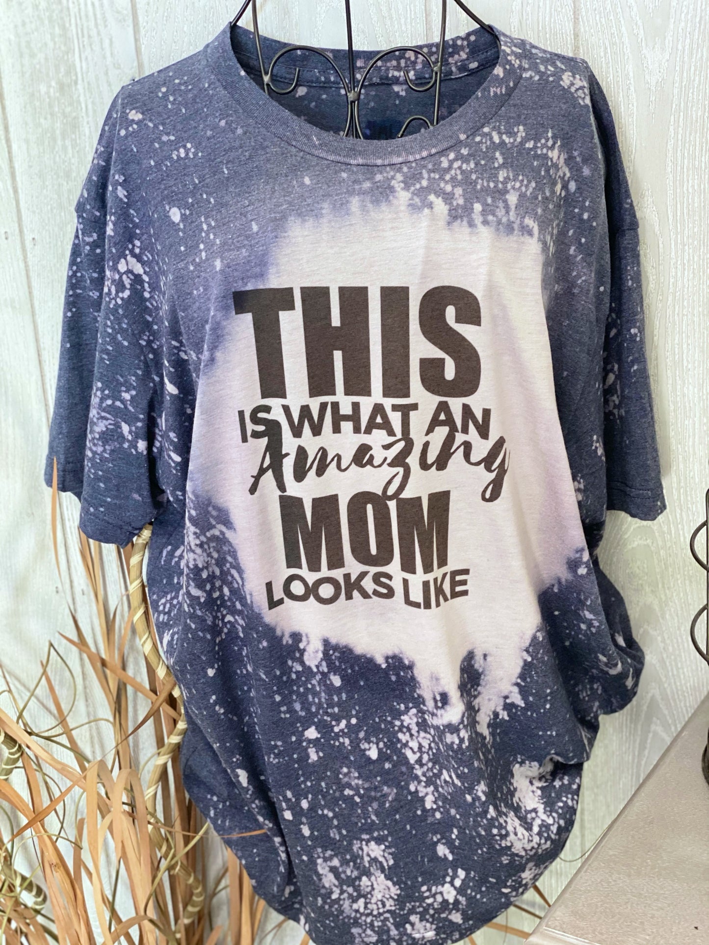 This is what am Amazing Mom Looks Like Graphic Tee